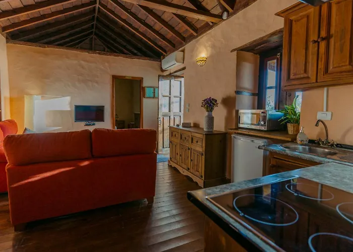 Деревянный коттедж Casa Elena *